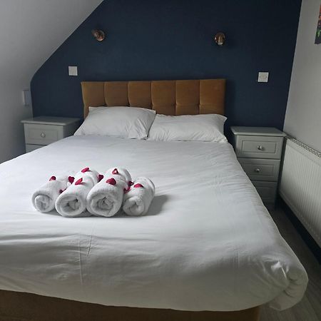 The Dutch Tulip Hotel Маллоу Екстер'єр фото